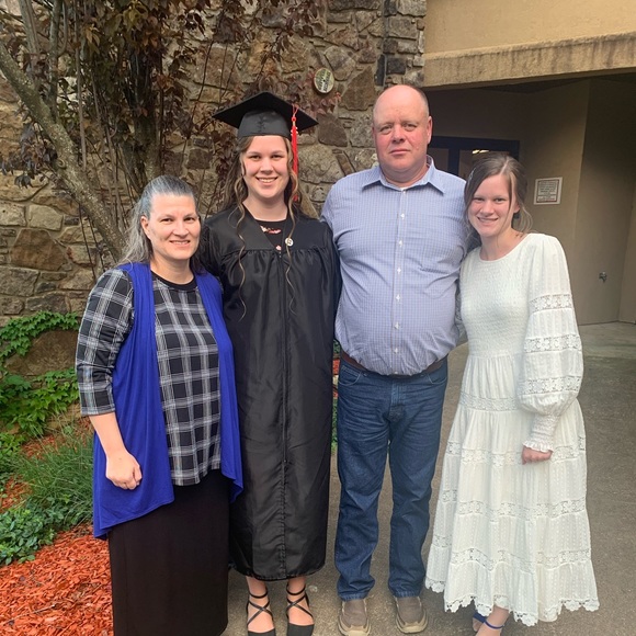 Meet your Posher, Kaitlyn - Picture 6 of 16